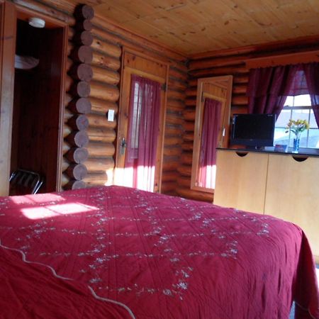Seven Dwarfs Cabin - On The Brook Cabins Lake George Esterno foto