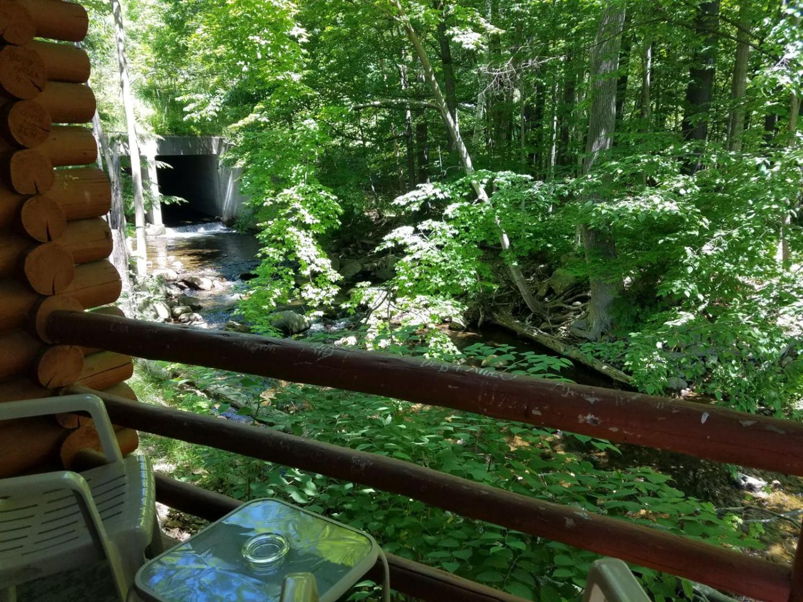 Seven Dwarfs Cabin - On The Brook Cabins Lake George Esterno foto